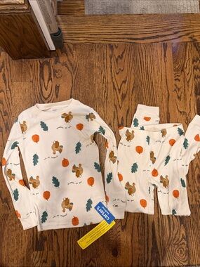 Carter's Cream Pajama Set with Pumpkin and Leaf Print